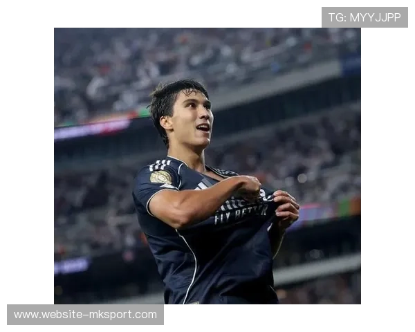 皇马小将贡萨洛-加西亚西甲首帽即演完美帽子戏法，头球左右脚全面开花